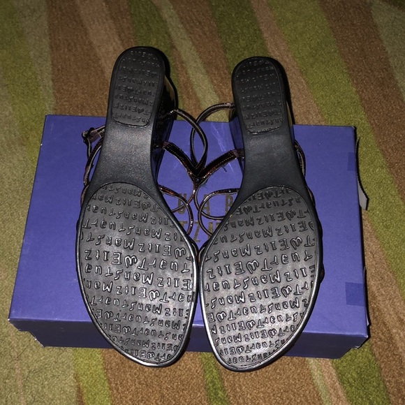 NWB-  brown leather Stuart Weitzman wedges sandals - Picture 7 of 9
